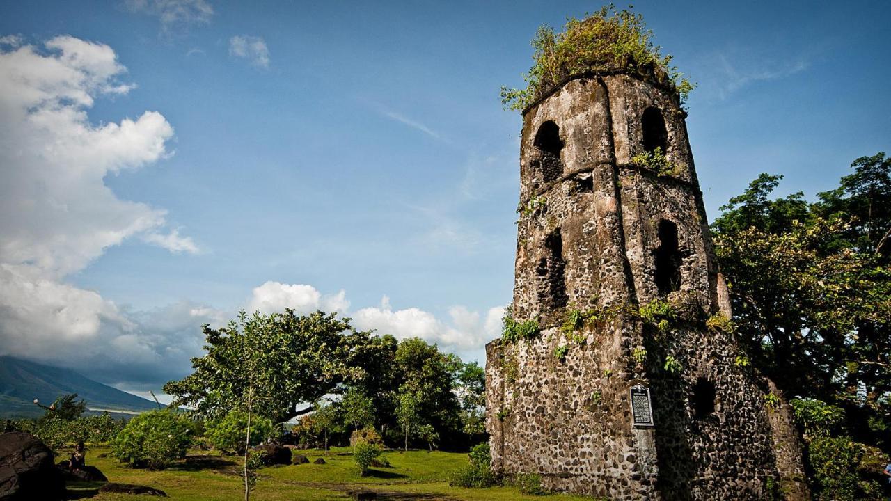 Casavecino Bed & Breakfast Legazpi Exterior photo