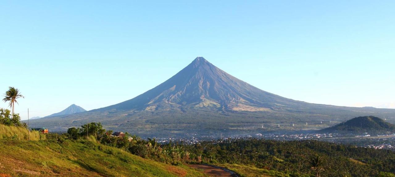 Casavecino Bed & Breakfast Legazpi Exterior photo